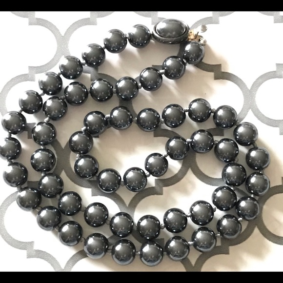 Vintage Talbots Gray Pearl Bead Necklace - Picture 2 of 6